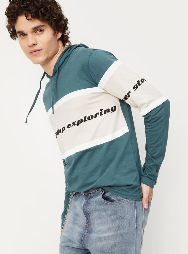 Men Colourblock Slim Fit Hooded T-shirt