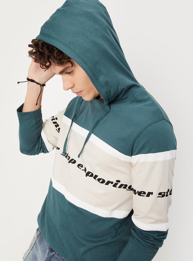 Men Colourblock Slim Fit Hooded T-shirt