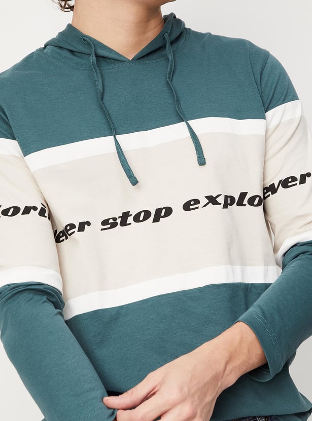 Men Colourblock Slim Fit Hooded T-shirt