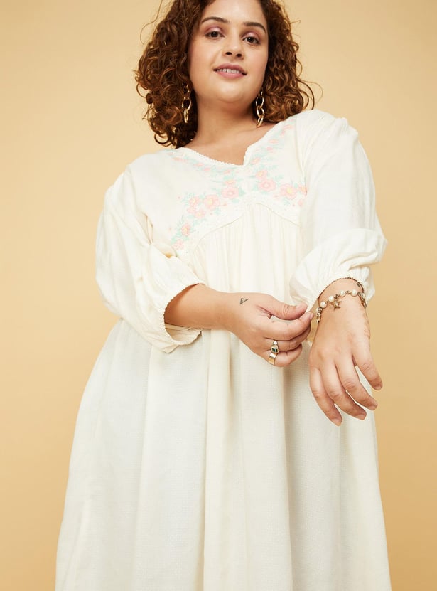 Women Embroidered V-neck Tunic