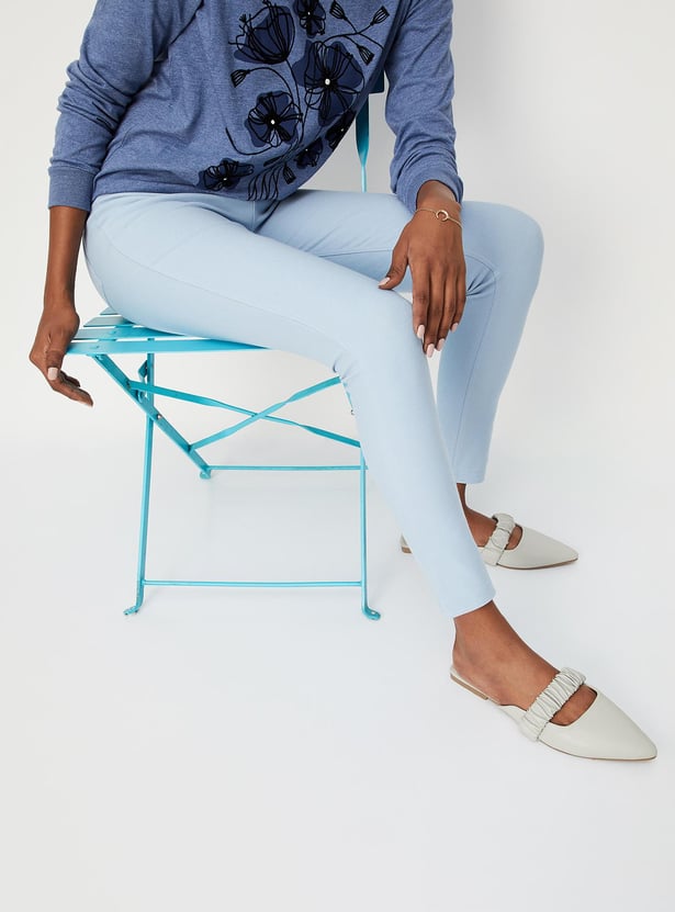 Women Solid Knit Buttoned Jeggings