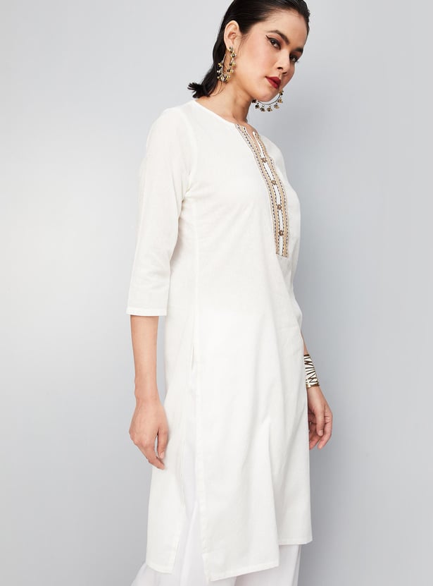 Women Embroidered Dobby Kurta