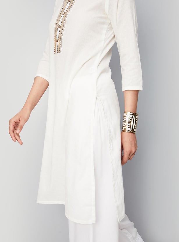 Women Embroidered Dobby Kurta