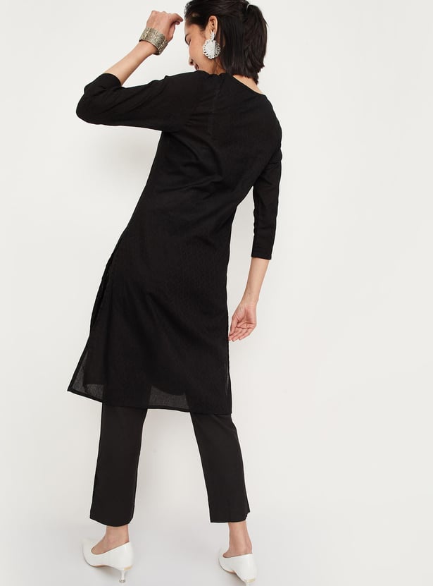 Women Embroidered Dobby Kurta