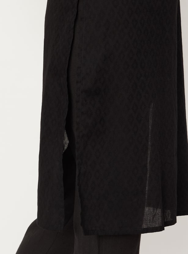 Women Embroidered Dobby Kurta