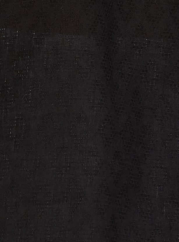 Women Embroidered Dobby Kurta