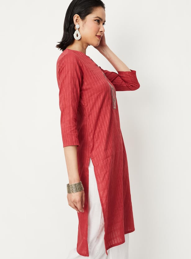 Women Embroidered Dobby Kurta