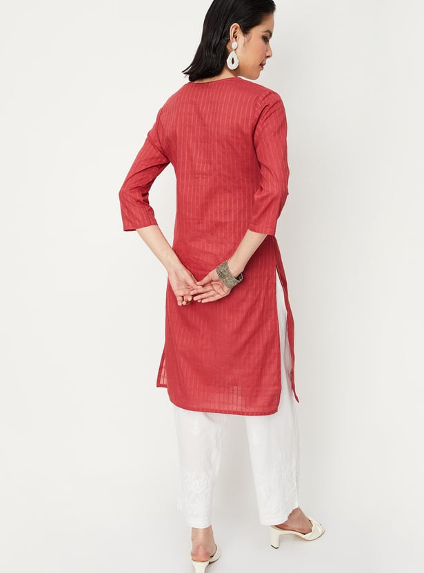 Women Embroidered Dobby Kurta