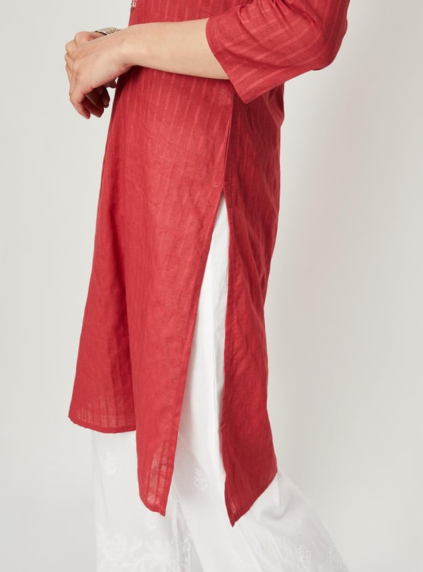 Women Embroidered Dobby Kurta
