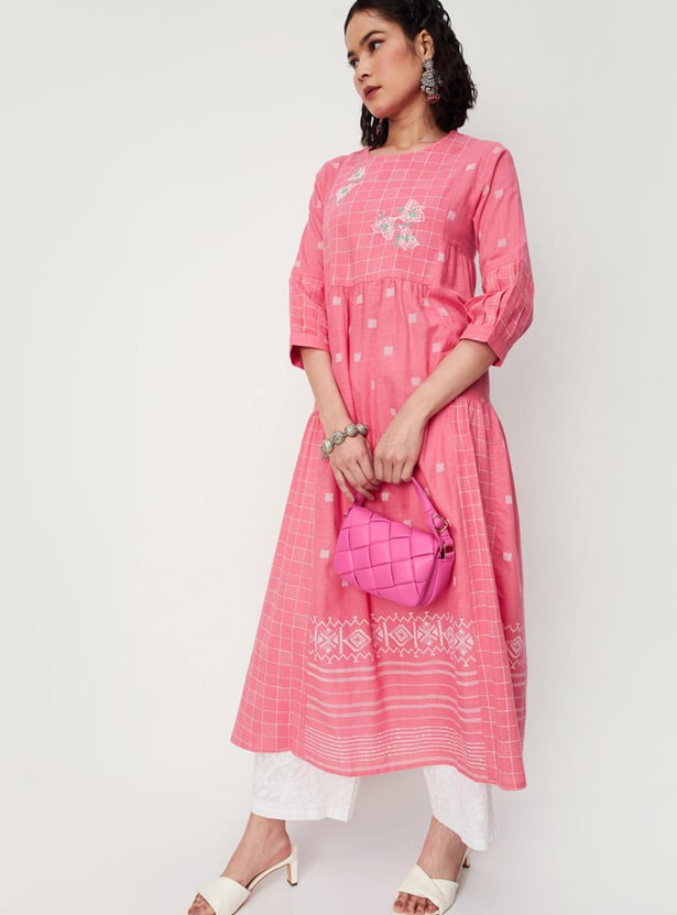 Women Checked Kurta with Pleated Sleeves