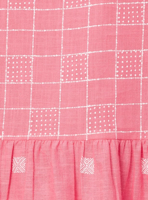 Women Checked Kurta with Pleated Sleeves