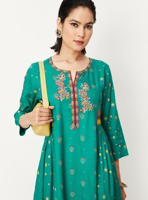 Women Embroidered Gathered Kurta