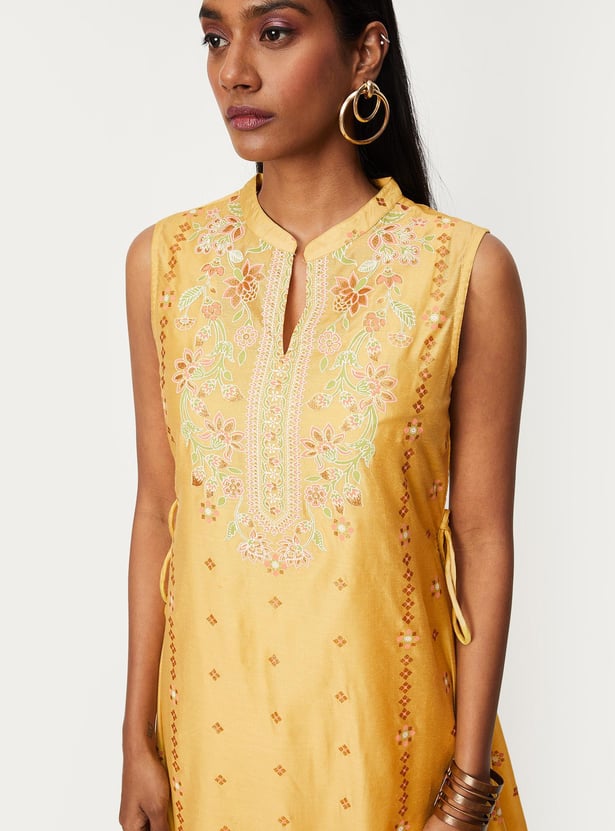 Women Printed Asymmetric Layered Kurta