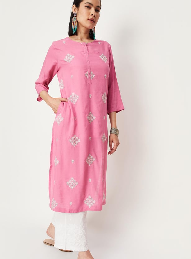 Women Embroidered Kurta with Pocket