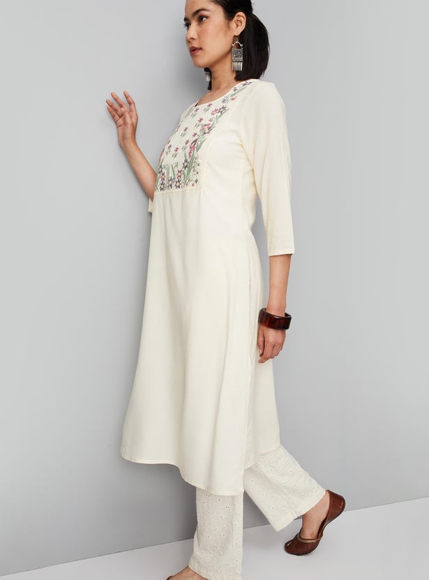 Women Embroidered Kurta with Pocket
