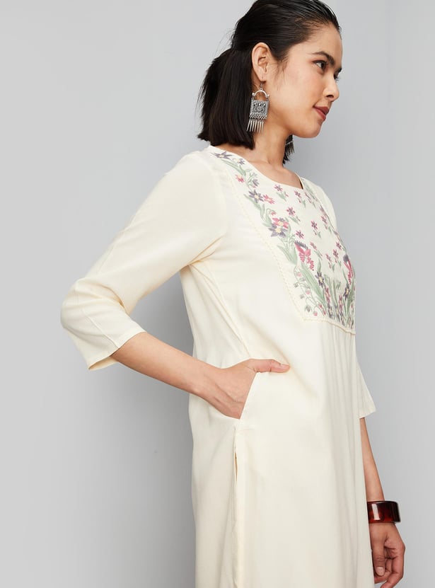 Women Embroidered Kurta with Pocket