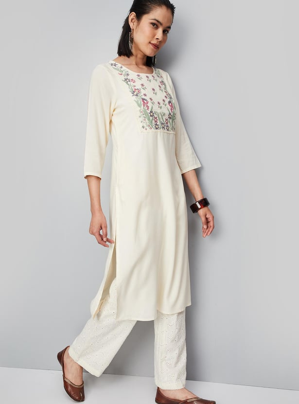Women Embroidered Kurta with Pocket