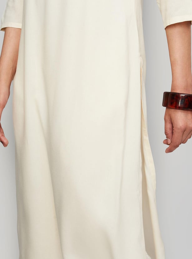 Women Embroidered Kurta with Pocket