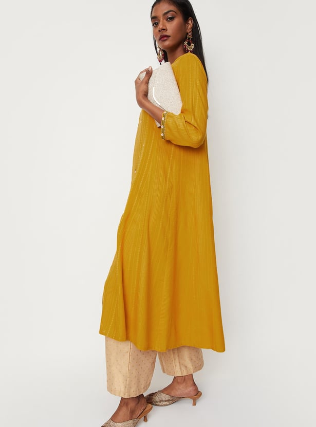 Women Embroidered Kalidar Kurta