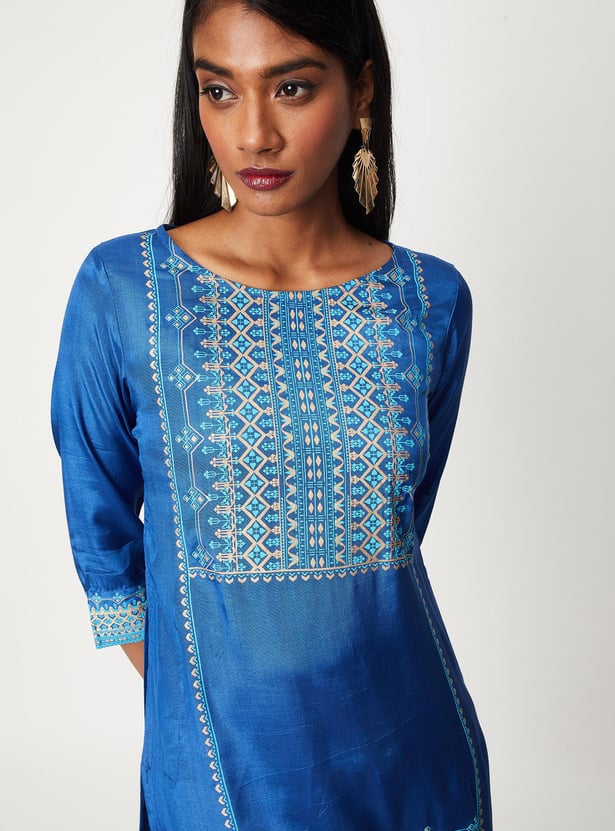 Women Placement Printed Round Neck Straight Kurta