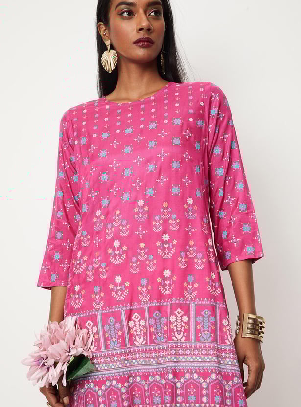 Women Placement Printed Round Neck Straight Kurta