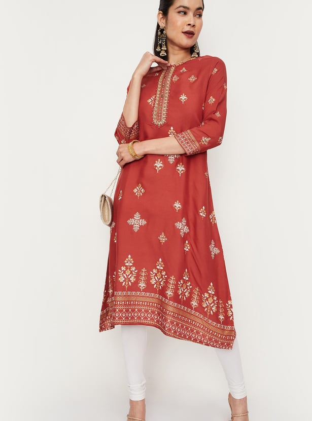 Women Embroidered Kurta with Pocket