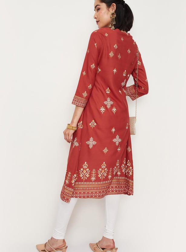 Women Embroidered Kurta with Pocket