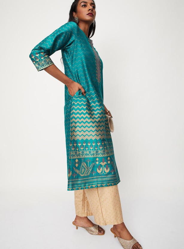 Women Embroidered Kurta with Pocket