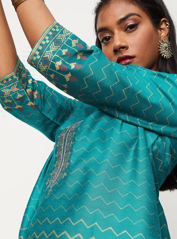 Women Embroidered Kurta with Pocket