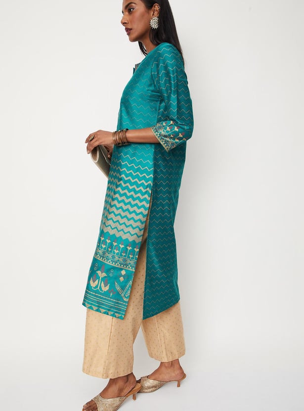 Women Embroidered Kurta with Pocket