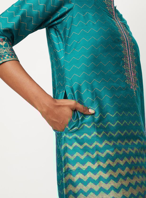 Women Embroidered Kurta with Pocket