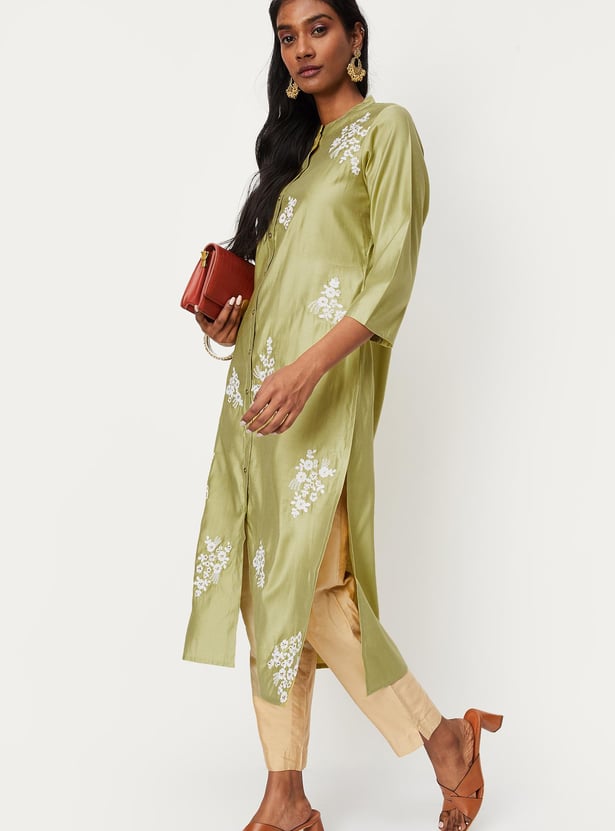 Women Embroidered Straight Kurta with Pockets