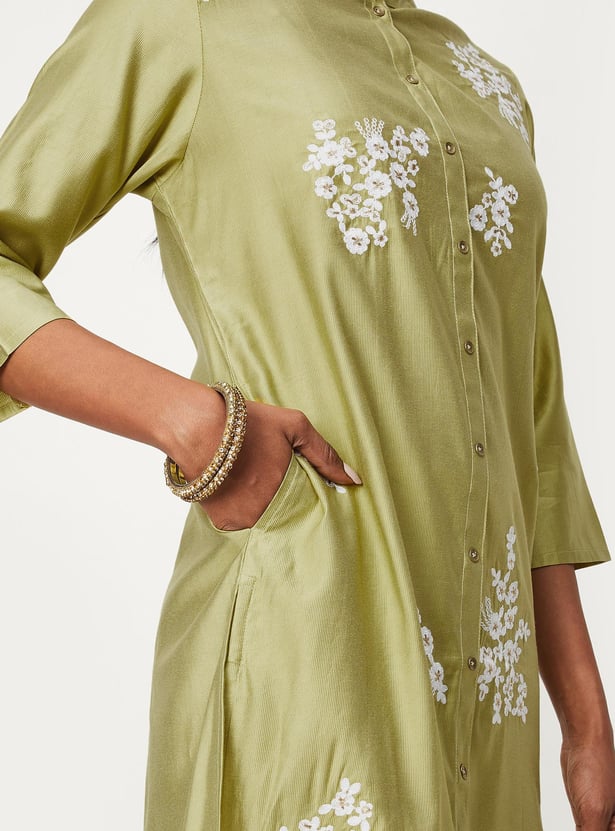 Women Embroidered Straight Kurta with Pockets