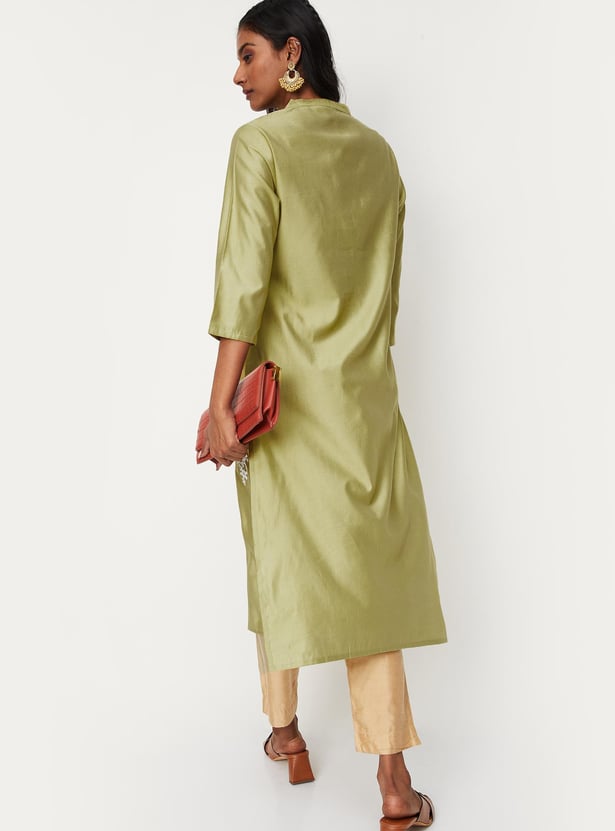 Women Embroidered Straight Kurta with Pockets