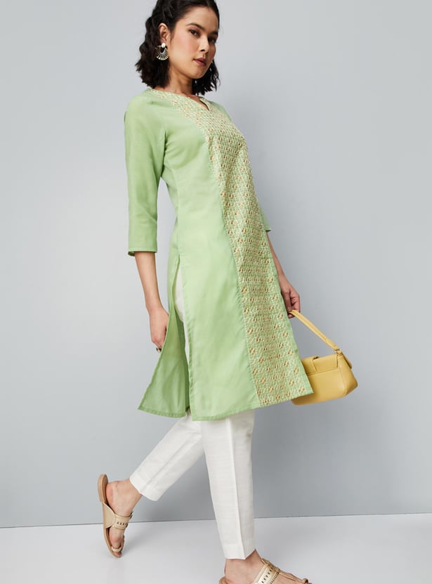 Women Embroidered Notched Neck Straight Kurta