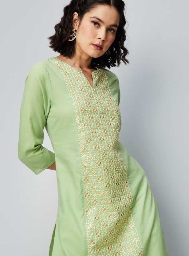 Women Embroidered Notched Neck Straight Kurta