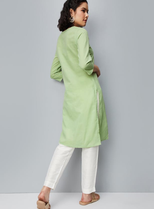 Women Embroidered Notched Neck Straight Kurta