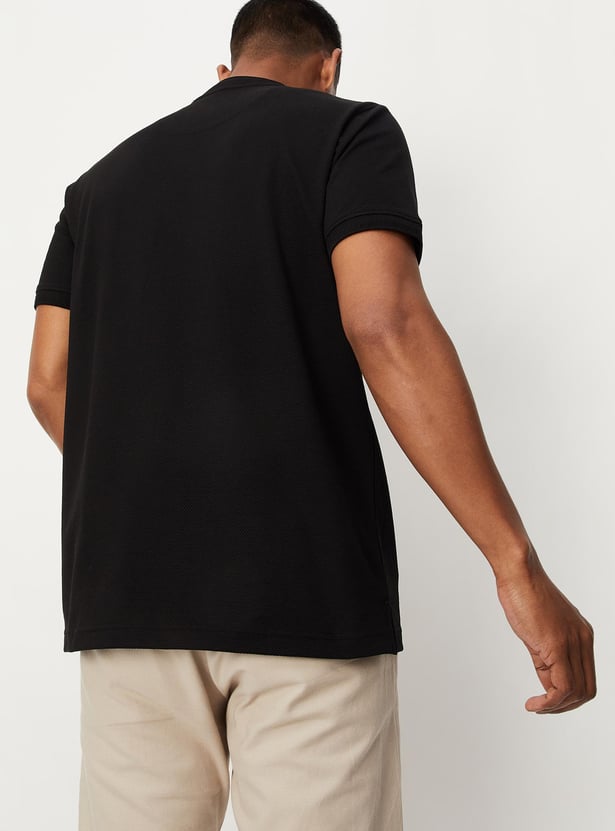 Men Textured Band Collar T-shirt