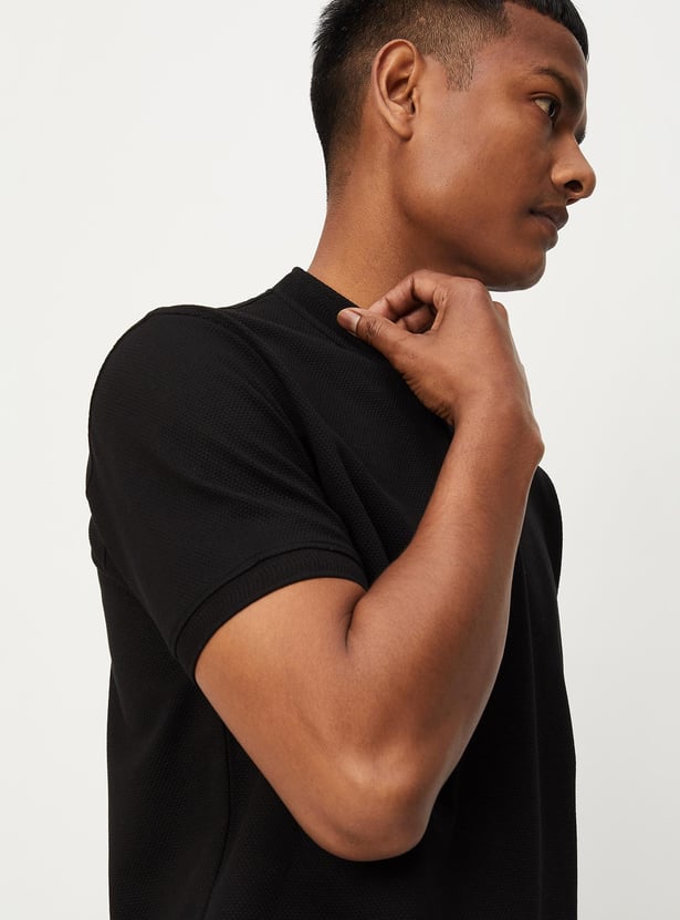 Men Textured Band Collar T-shirt