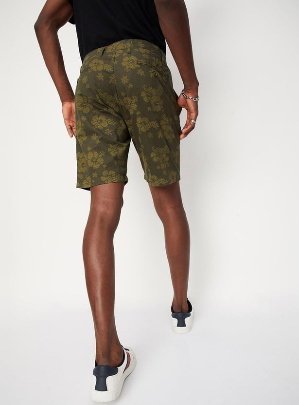 Men Floral Printed Slim Fit Shorts