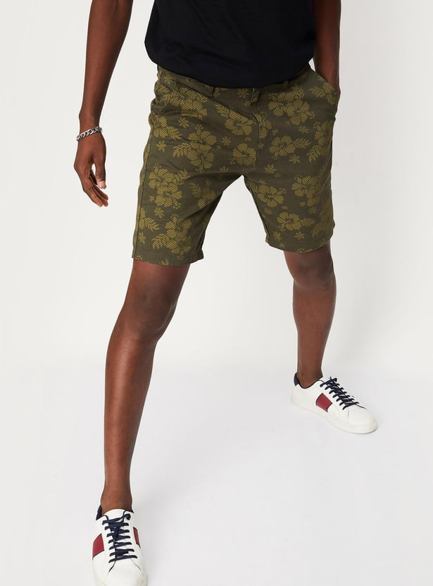 Men Floral Printed Slim Fit Shorts