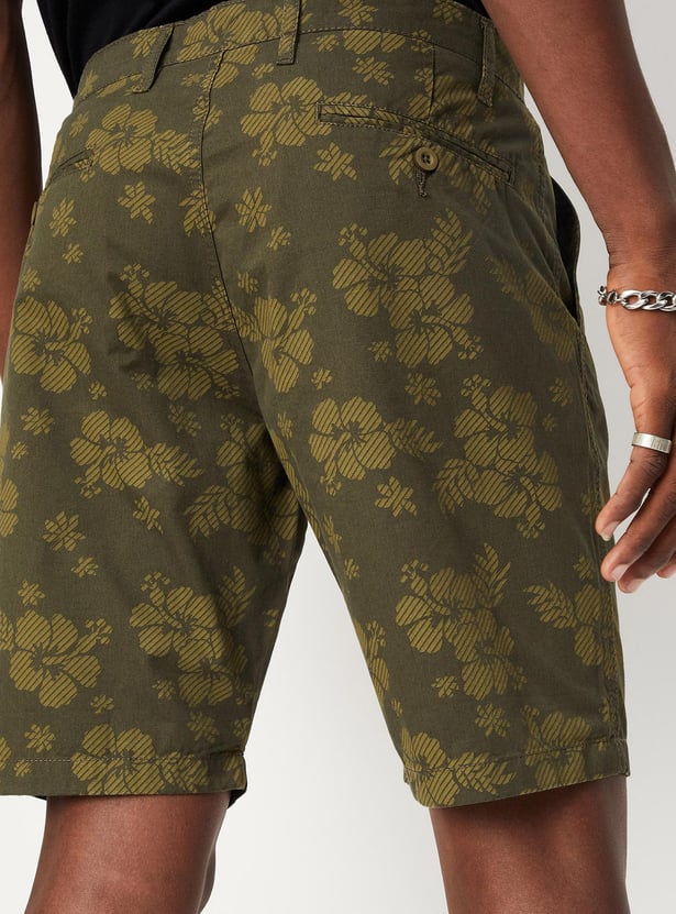 Men Floral Printed Slim Fit Shorts
