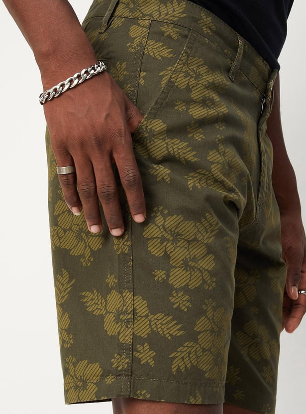 Men Floral Printed Slim Fit Shorts