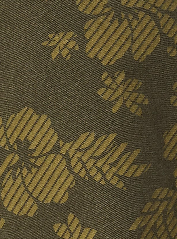 Men Floral Printed Slim Fit Shorts