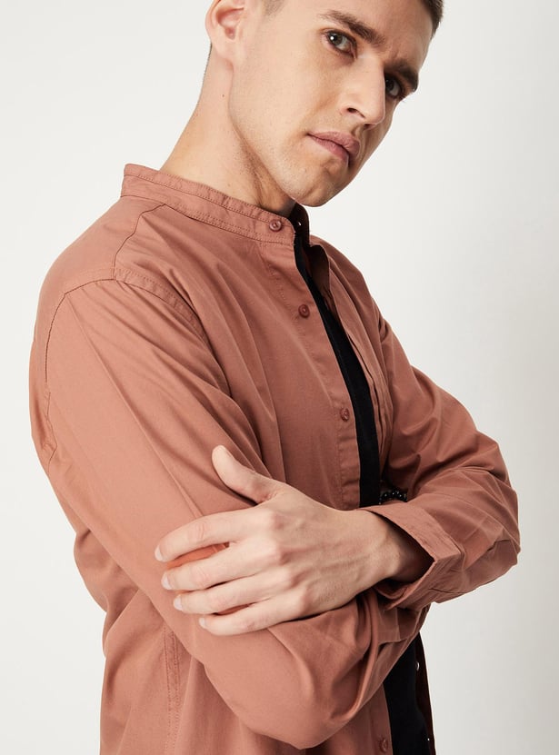 Men Solid Slim Fit Casual Shirt