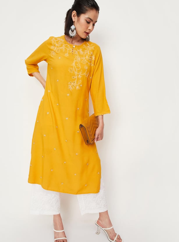 Women Floral Embroidered Straight Kurta