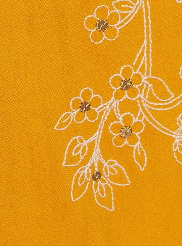 Women Floral Embroidered Straight Kurta