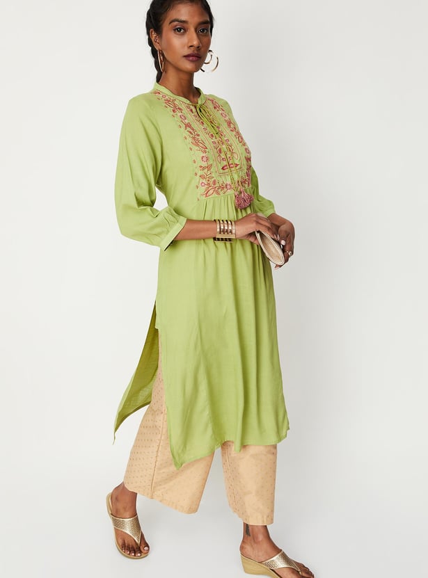 Women Embroidered Tie-Up Neck Straight Kurta