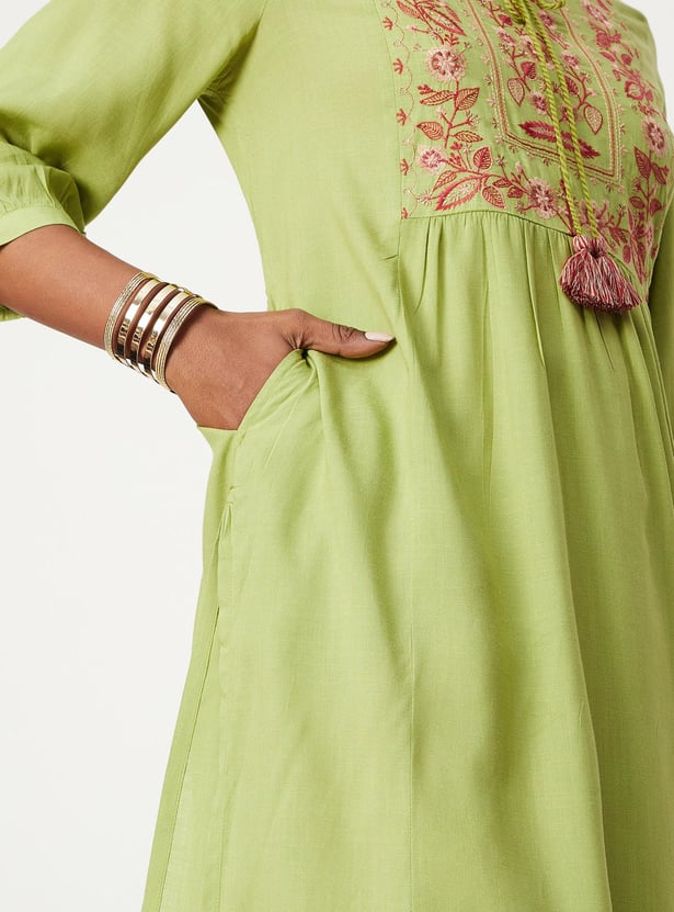 Women Embroidered Tie-Up Neck Straight Kurta