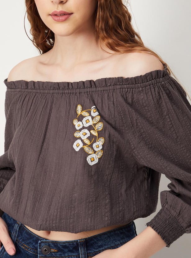 Women Embroidered Bubble Hem Crop Top